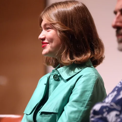 Το vintage look της Κλέλιας Ανδριολάτου στην παρουσίαση της σειράς "Maestro"