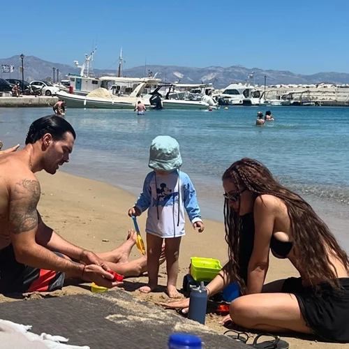 Η Ελένη Φουρέιρα για ρακές στην Κρήτη - Σε χαλαρό mood με καλή παρέα