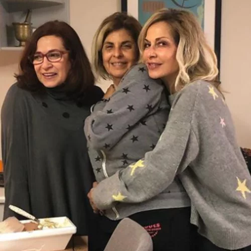 Γενέθλια για τη μητέρα της Άννας Βίσση | Η έκπληξη από τις κόρες της για τα 89 της χρόνια