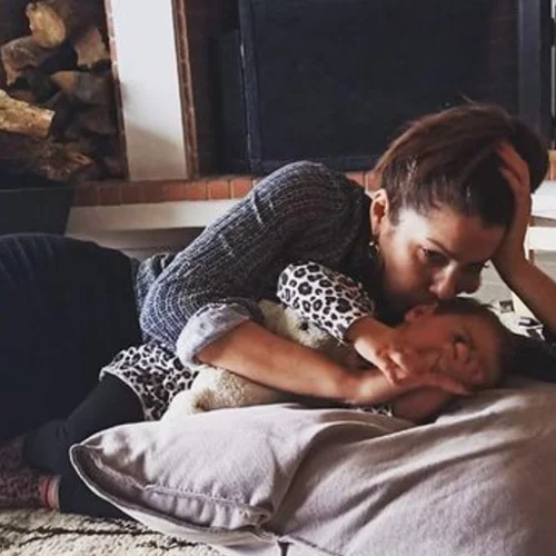 Κλέλια Ρένεση | "Τρία χρόνια μάνα! Και τα στραβά μου συγχωρέστε μου…"