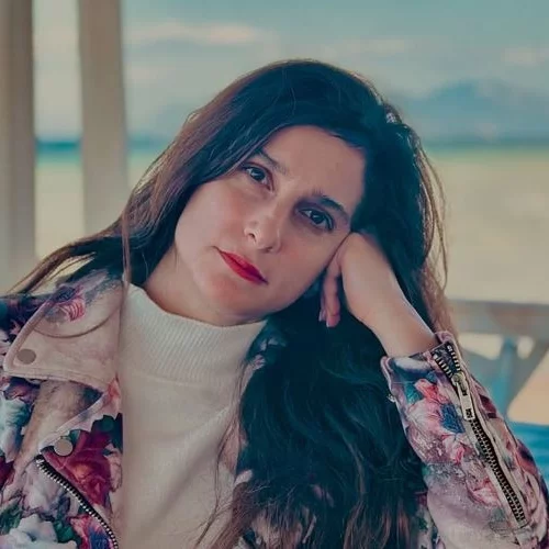 Η Μαρίνα Καλογήρου μας (ξανά) προσγείωσε απότομα στην πραγματικότητα