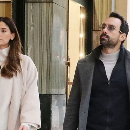 Χριστίνα Μπόμπα & Σάκης Τανιμανίδης | Η Αριάνα και η Φιλίππα στο κολυμβητήριο