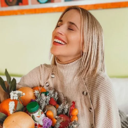 Νάντια Μπουλέ | Το φύλο και το όνομα του μωρού, τα κιλά της εγκυμοσύνης στον 7ο μήνα και η ανανέωση του hair look της