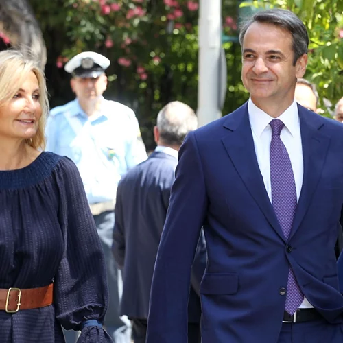 Μαρέβα Μητσοτάκη | Η minimal chic εμφάνισή της στη συνάντηση με τον βασιλιά Κάρολο στο κάστρο του Windsor