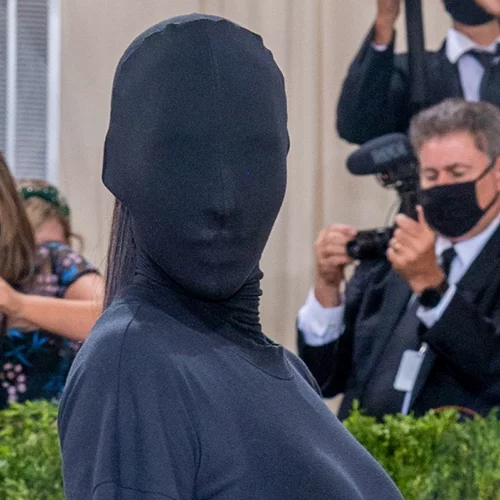 Προς υπεράσπιση του full face makeup της Kim Kardashian στο Met Gala 2021