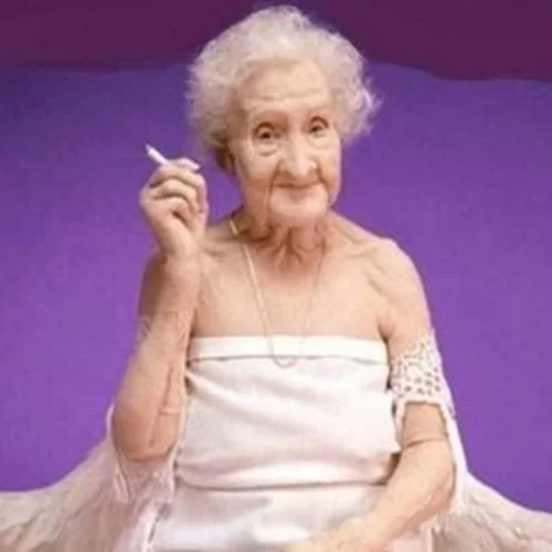 "Ποτέ δε φοράω μάσκαρα, συχνά γελάω μέχρι δακρύων" | Οι κανόνες της γηραιότερης γυναίκας στην ιστορία