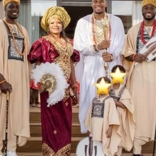 Η μητέρα του Γιάννη Αντετοκούνμπο ανέβασε τις πρώτες φωτογραφίες από την Νιγηριανή τελετή του γάμου του γιου της