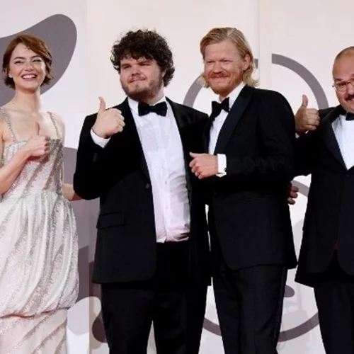 Αποθεώθηκε η "Bugonia" του Γιώργου Λάνθιμου στη Βενετία - Σχεδόν 7 λεπτά χειροκρότημα για την ταινία