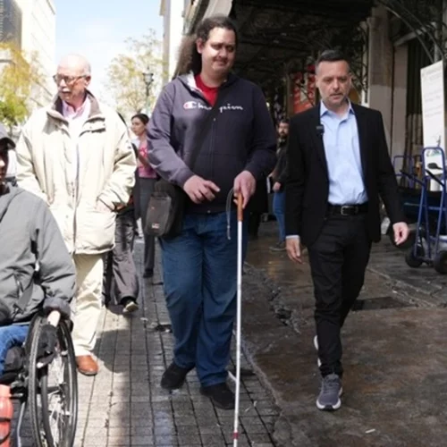 "Περίπατος" προσβασιμότητας στο εμπορικό τρίγωνο από τον δήμο Αθηναίων