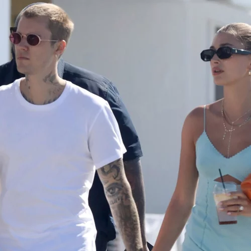 Τι φόρεσαν οι fashion influencers όταν επισκέφθηκαν τα ελληνικά νησιά