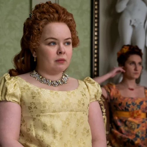 Nicola Coughlan | Γιατί είναι το νέο αγαπημένο μας style icon