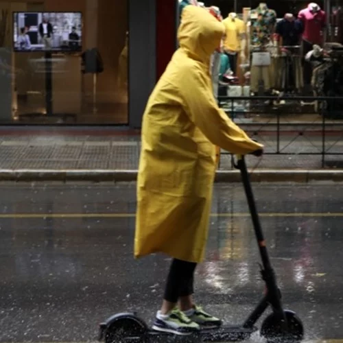 Καιρός | Συνεχίζεται το βροχερό σκηνικό σε όλη τη χώρα - Πότε υποχωρούν τα ισχυρά φαινόμενα