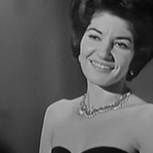 Μαρία Κάλλας | Μια σπάνια ασπρόμαυρη φωτογραφία της Ελληνίδας ντίβας στην κουζίνα του σπιτιού της