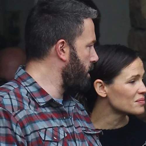 Ξανά μαζί με την πρώην σύζυγό του ο Ben Affleck | Η φωτογραφία που της ψιθυρίζει στο αφτί