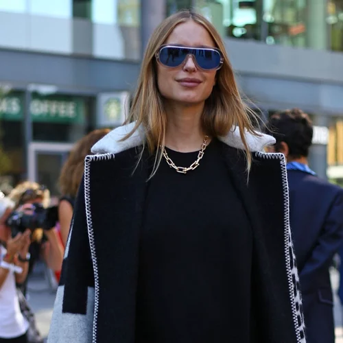 "Δεν ξέρω τι να φορέσω" | Αυτά είναι τα ιδανικά μαύρα φορέματα από Zara που κοστίζουν λιγότερο από 20 ευρώ