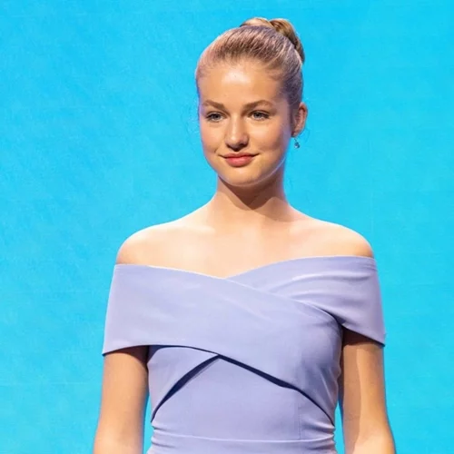 Η πριγκίπισσα Leonor φόρεσε ένα blazer από τη Zara που μπορείς να φορέσεις και καλοκαίρι