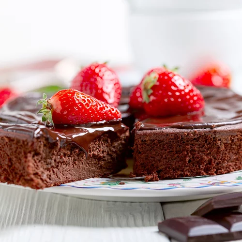 Το πιο υπερ-σοκολατένιο γλυκό ψυγείου με 2 μόνο υλικά που θα λατρέψεις | Η πανεύκολη συνταγή του Δημήτρη Μακρυνιώτη