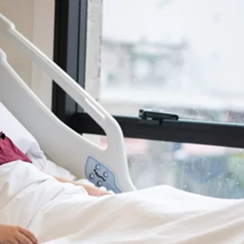 Ηπατίτιδα στα παιδιά | Αυτά είναι τα ύποπτα συμπτώματα - Τι πρέπει να χτυπήσει "καμπανάκι" στους γονείς