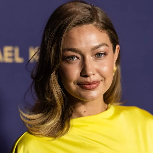 Gigi Hadid | Τόλμησε τη μεγαλύτερη αλλαγή στα μαλλιά της και ο Δημήτρης Γιαννέτος βρίσκεται πίσω από αυτήν