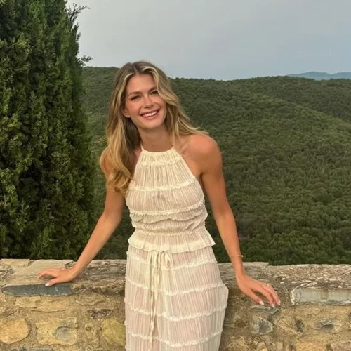 Αμαλία Κωστοπούλου | Η φωτογραφία με το σκυλάκι της από το υπέροχο σπίτι της