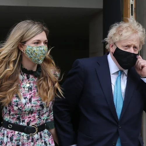 Ο Boris Johnson παντρεύτηκε κρυφά την κατά 23 χρόνια νεότερή του Carrie Symonds