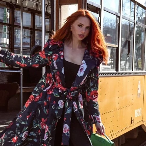 Έβελυν Καζαντζόγλου | Η εμφάνιση στα χρώματα που πρέπει οπωσδήποτε να επιλέγεις αν είσαι κοκκινομάλλα