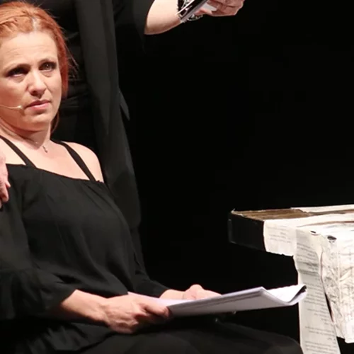 Μαριάννα Τουμασάτου | " Μικρά κορίτσια και να τα κλειδώνουν; Μιλάμε για επάγγελμα"