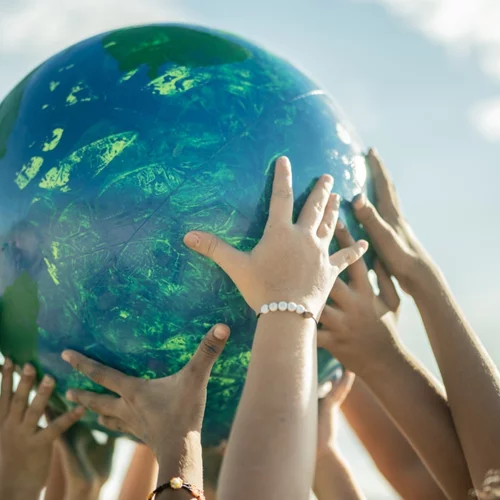 "Ώρα της Γης" | Χιλιάδες φωνές ενώθηκαν και αφιέρωσαν μια ώρα για την προστασία των δασών