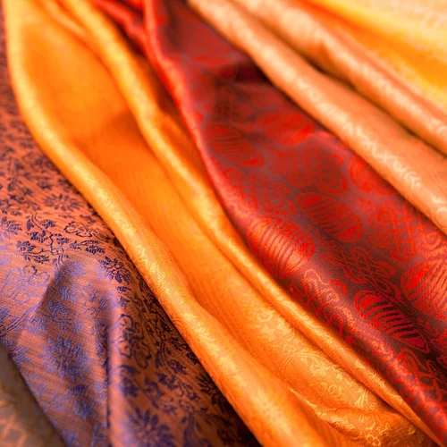 Ο οίκος Hermès τιμά την Ελληνική Επανάσταση με το μαντήλι "Ελευθερία"