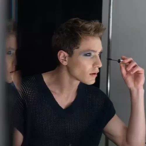 Push the Boundaries | O Edward Στεργίου φωτογραφίζεται αποκλειστικά για το Harper’s Bazaar Greece