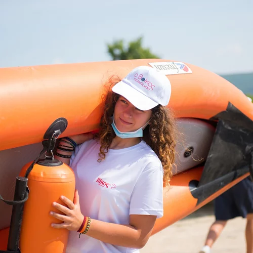 Η Βίκος συμβάλλει στον καθαρισμό της ηπειρωτικής ακτογραμμής από το πλαστικό