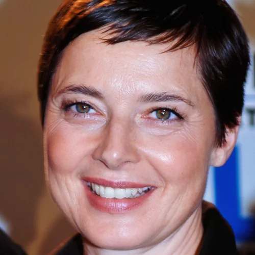 H Isabella Rossellini ποζάρει με τη δίδυμη αδερφή της και μιλάει για τη μητέρα τους