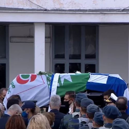 Αυτή την ώρα η ταφή της Φώφης Γεννηματά στο Πρώτο Νεκροταφείο