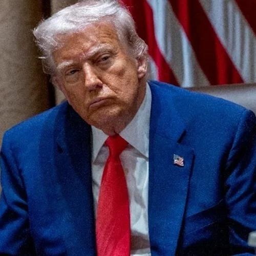 Ο Donald Trump διαμηνύει πως καμιά χώρα δεν θα "γλιτώσει" από τους δασμούς