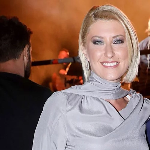 Σία Κοσιώνη |Chic στη συνάντησή της με την Κριστίν Λαγκάρντ - Οι μωβ γόβες της