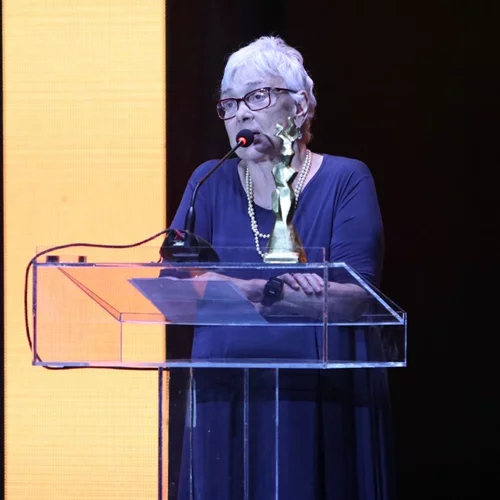 Ξένια Καλογεροπούλου |  Θεατρική πρεμιέρα για τη μεγάλη πρωταγωνίστρια