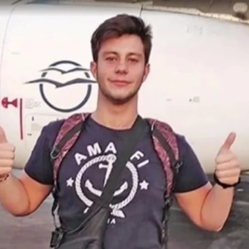 Τραγωδία στα Τέμπη | Σε κρίσιμη κατάσταση ο 20χρονος που σώθηκε από το πρώτο βαγόνι - Σε ένα θαύμα ελπίζουν οι γονείς του