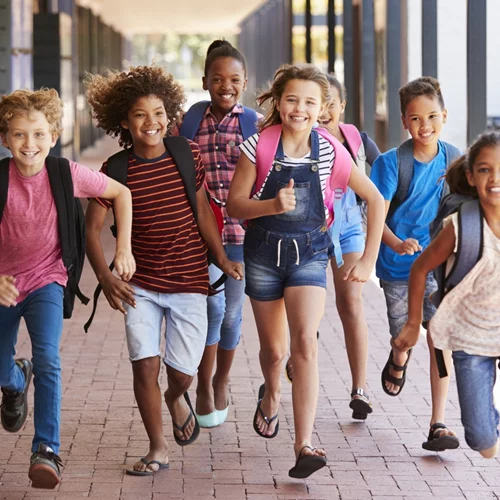 Χτύπησε το τελευταίο κουδούνι για φέτος στα σχολεία