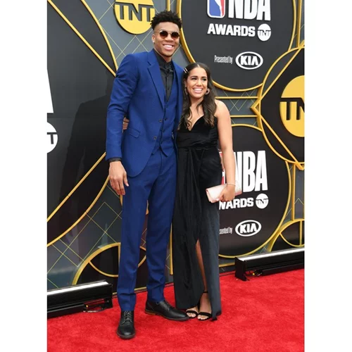 Mariah Riddlesprigger | Το τρυφερό μήνυμα της συντρόφου του Γιάννη Αντετοκούνμπο για τη νίκη του και για το παιδί που περιμένουν