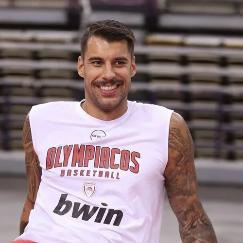 Μπαμπάς ξανά ο Γιώργος Πρίντεζης | Η πρώτη φωτογραφία με το μωρό και η συγγνώμη