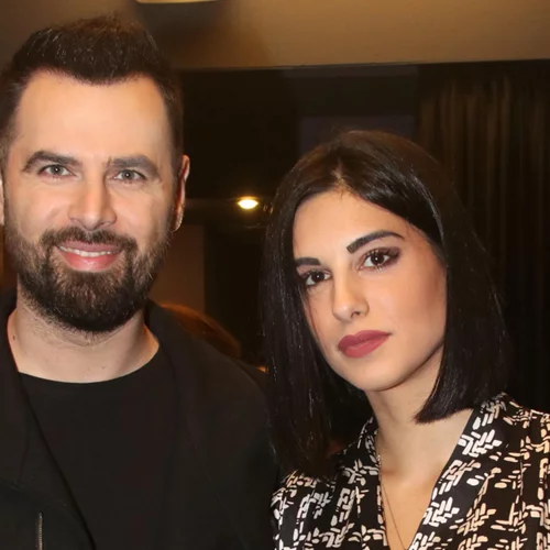 Γαλάτεια Βασιλειάδη | Η σύζυγος του Γιώργου Παπαδόπουλου καθαρίζει το δωμάτιο του μαιευτηρίου λίγο μετά τη γέννα