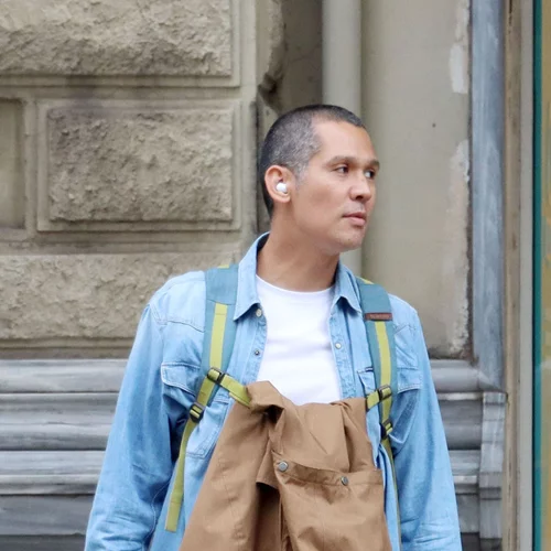 Σωτήρης Κοντιζάς | Παίζει monopoly με τα παιδιά του φορώντας το τέλειο "ugly sweater"