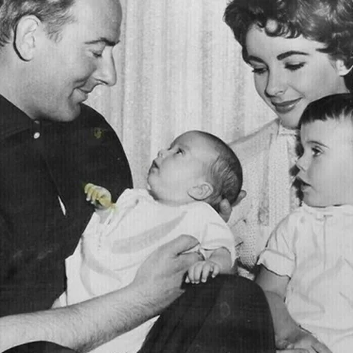 "Η μητέρα μου, η Elizabeth Taylor"