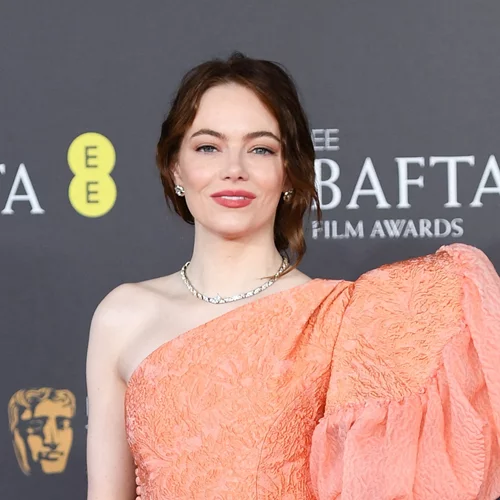 Το hair trend που επικράτησε στα BAFTAs '24 χαρίζει έναν αέρα πολυτέλειας σε κάθε τύπο μαλλιών