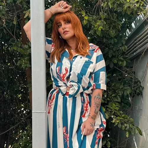 Η Εβελίνα Νικόλιζα προτείνει το άκρως ανοιξιάτικο και άνετο φόρεμα από τη Marks & Spencer