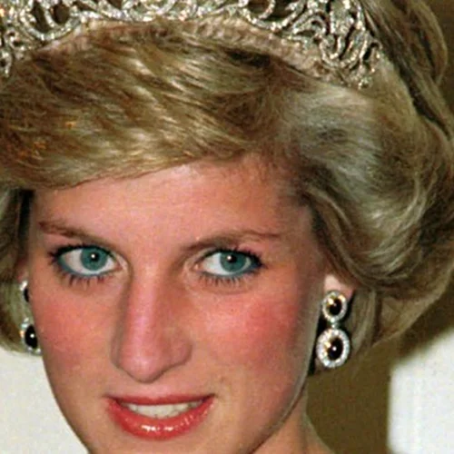 Η σπάνια φωτογραφία της πριγκίπισσας Diana με πολύ μακριά μαλλιά