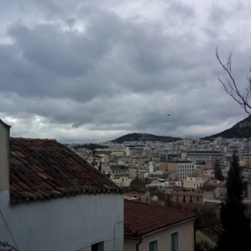 Αστατος καιρός και σήμερα με τον υδράργυρο έως 26 βαθμούς - Πού θα σημειωθούν βροχές