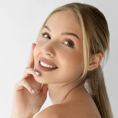 Η σωστή σειρά εφαρμογής των skincare προϊόντων που αλλάζει τα πάντα