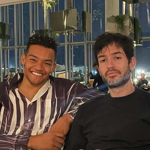 Ολυμπιακοί Αγώνες 2024: Ο "Μανόλο" και ο Μίλτος μας δείχνουν το Ολυμπιακό Χωριό στο τρελό τους βίντεο