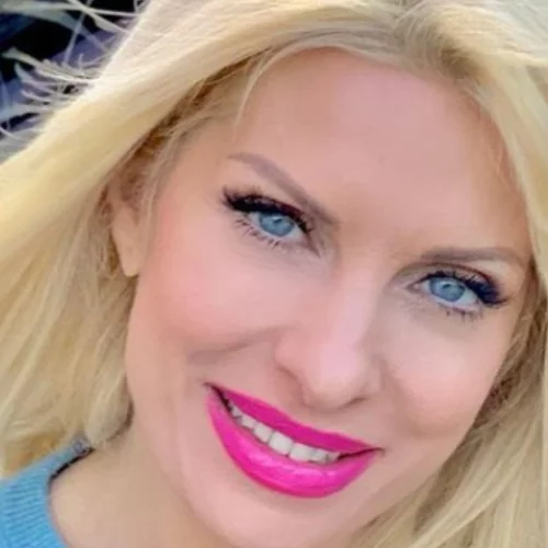 Ελένη Μενεγάκη | Οι δημόσιες ευχές σε πρώην συνεργάτιδά της και το "ευχαριστώ"(pic)